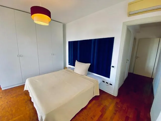 בית נופש הוילה בולוניה Santorsola House